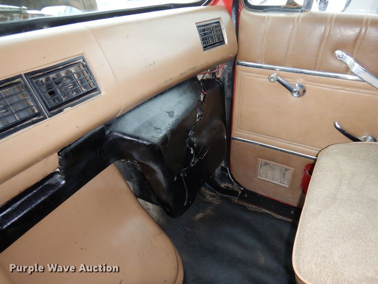 image for item AF9323 1996 Ford LTL9000  dump truck