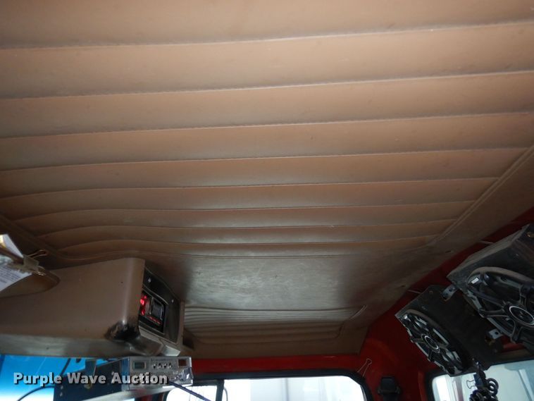 image for item AF9323 1996 Ford LTL9000  dump truck