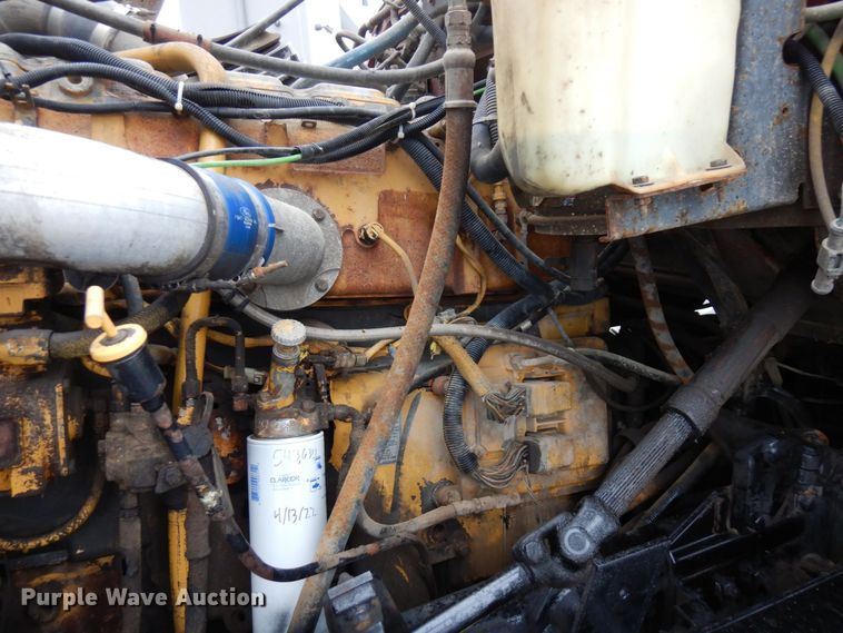 image for item AF9323 1996 Ford LTL9000  dump truck