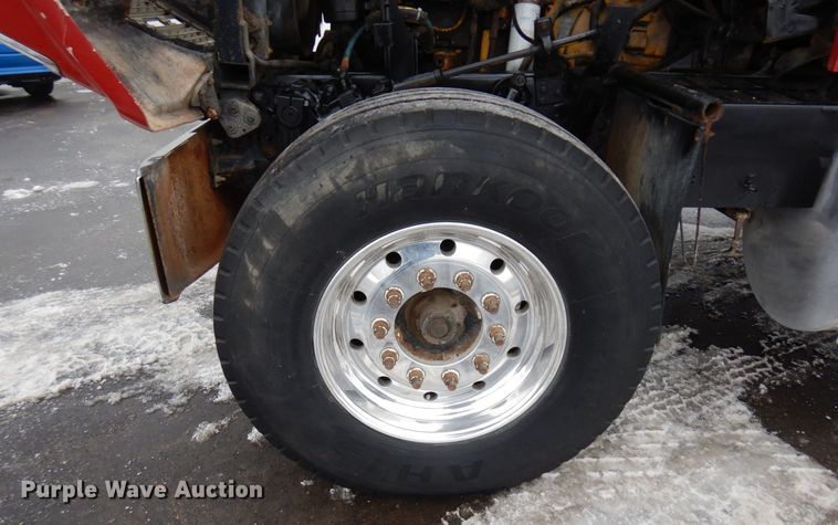 image for item AF9323 1996 Ford LTL9000  dump truck