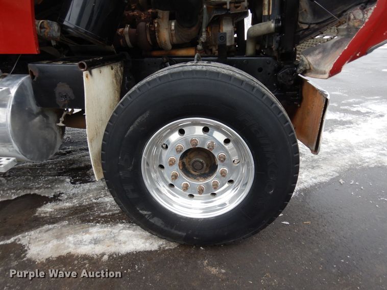 image for item AF9323 1996 Ford LTL9000  dump truck