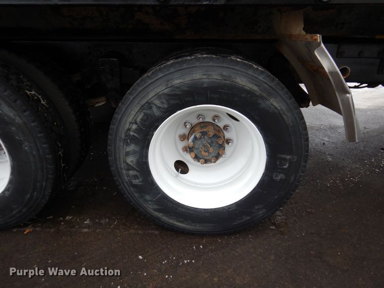 image for item AF9323 1996 Ford LTL9000  dump truck