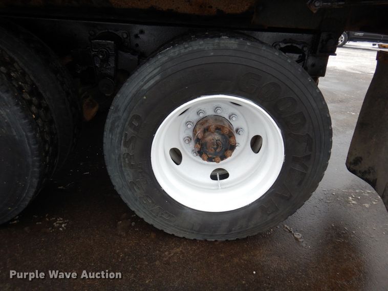 image for item AF9323 1996 Ford LTL9000  dump truck