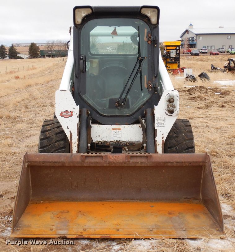image for item DF8287 2015 Bobcat S590  skid steer loader