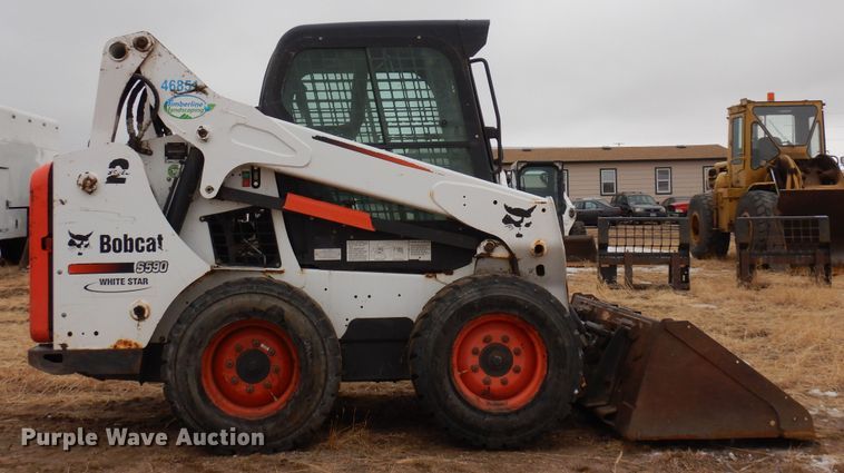 image for item DF8287 2015 Bobcat S590  skid steer loader