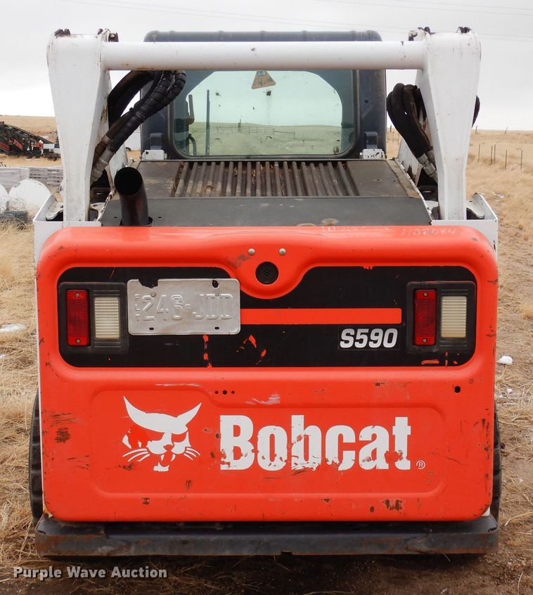 image for item DF8287 2015 Bobcat S590  skid steer loader