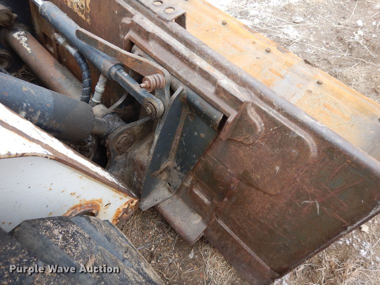 image for item DF8287 2015 Bobcat S590  skid steer loader