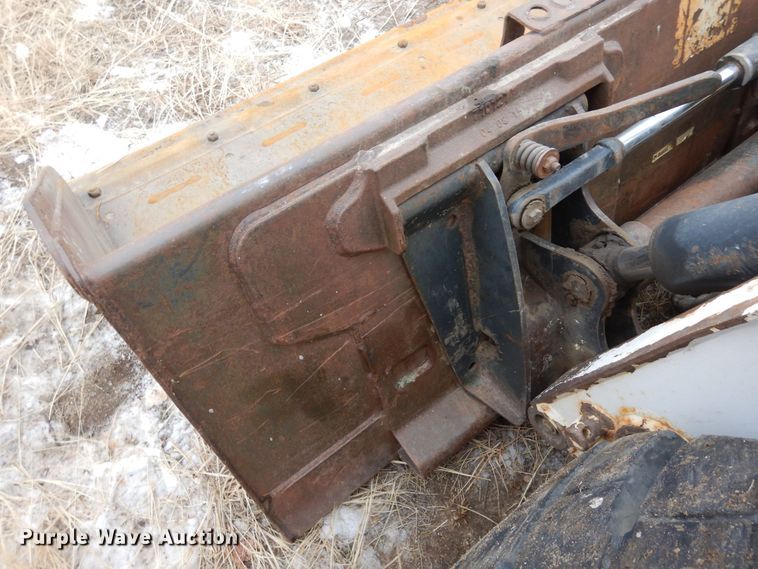 image for item DF8287 2015 Bobcat S590  skid steer loader