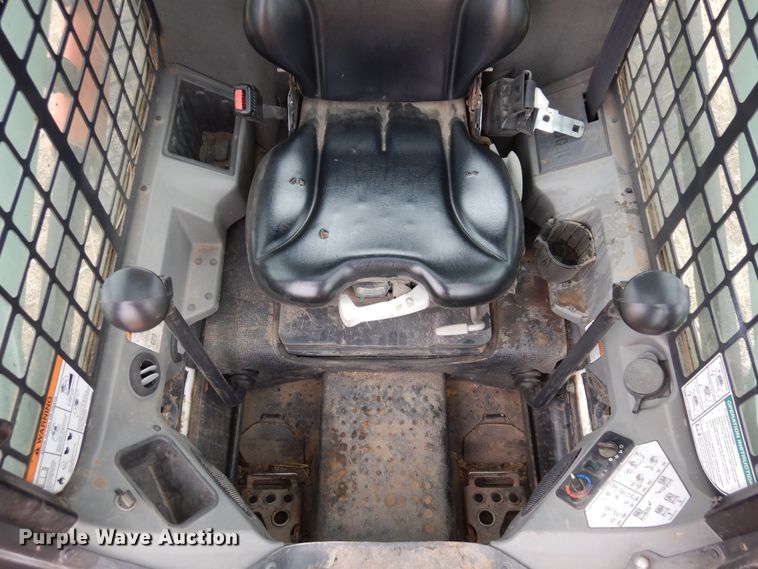 image for item DF8287 2015 Bobcat S590  skid steer loader