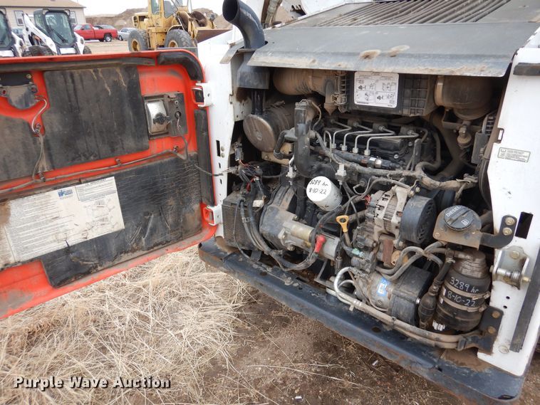 image for item DF8287 2015 Bobcat S590  skid steer loader