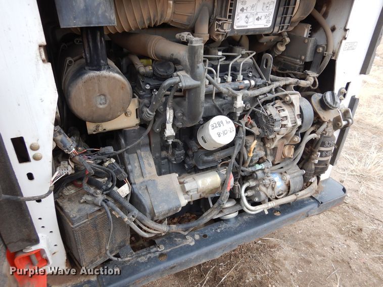 image for item DF8287 2015 Bobcat S590  skid steer loader