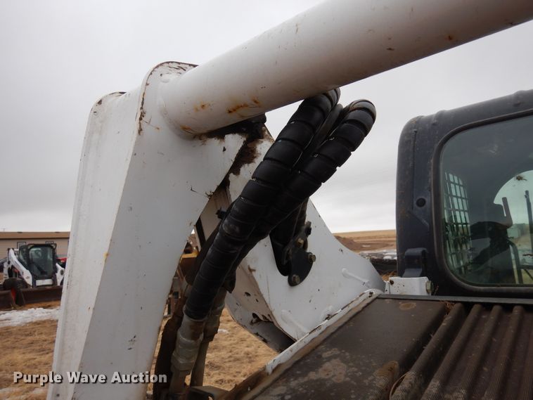 image for item DF8287 2015 Bobcat S590  skid steer loader