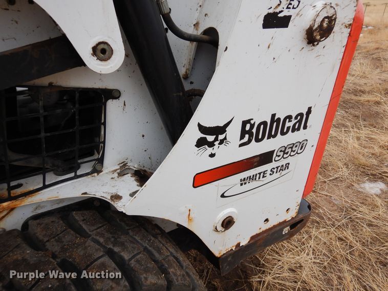 image for item DF8287 2015 Bobcat S590  skid steer loader