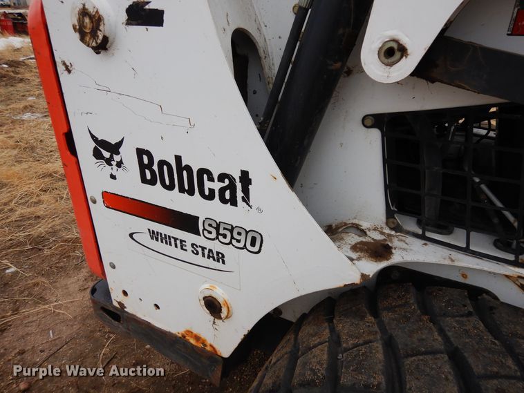 image for item DF8287 2015 Bobcat S590  skid steer loader