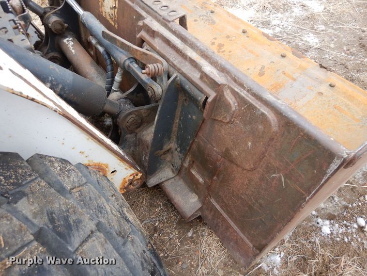 image for item DF8287 2015 Bobcat S590  skid steer loader