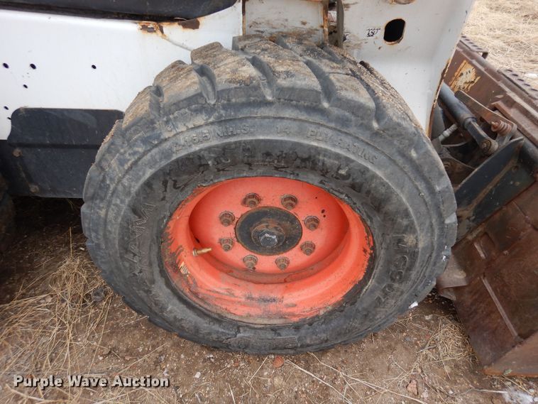 image for item DF8287 2015 Bobcat S590  skid steer loader