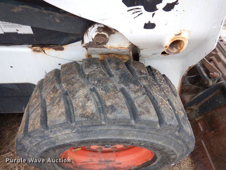 image for item DF8287 2015 Bobcat S590  skid steer loader