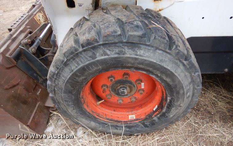 image for item DF8287 2015 Bobcat S590  skid steer loader