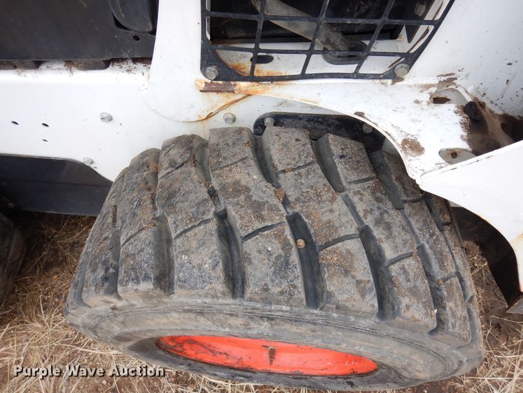 image for item DF8287 2015 Bobcat S590  skid steer loader