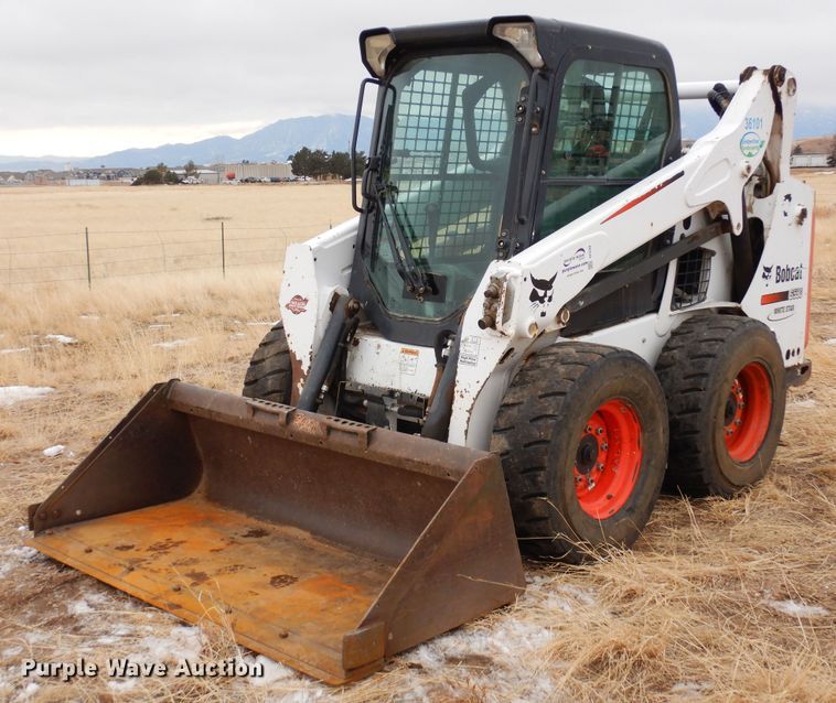 image for item DF8288 2015 Bobcat S590  skid steer loader