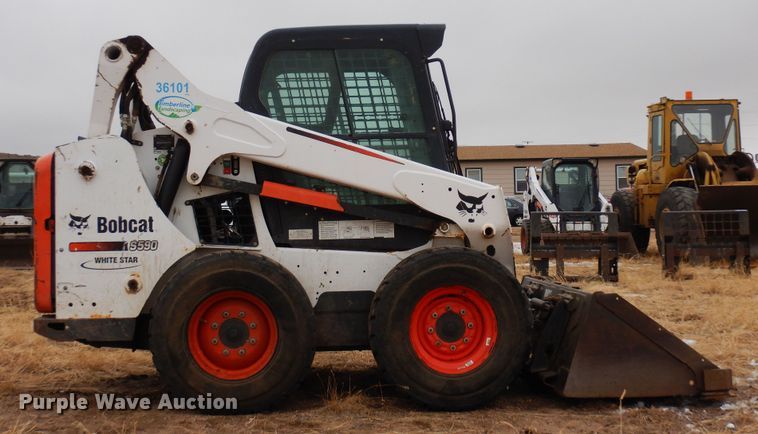 image for item DF8288 2015 Bobcat S590  skid steer loader