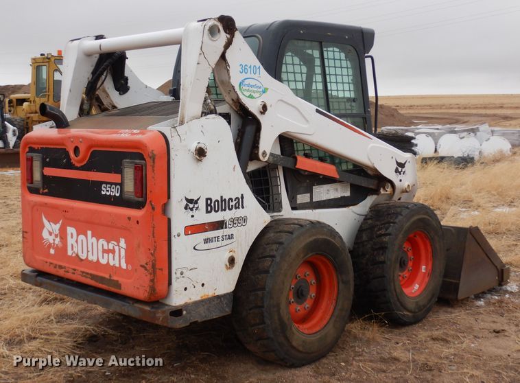 image for item DF8288 2015 Bobcat S590  skid steer loader