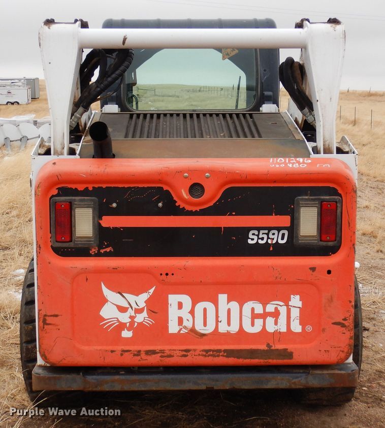 image for item DF8288 2015 Bobcat S590  skid steer loader