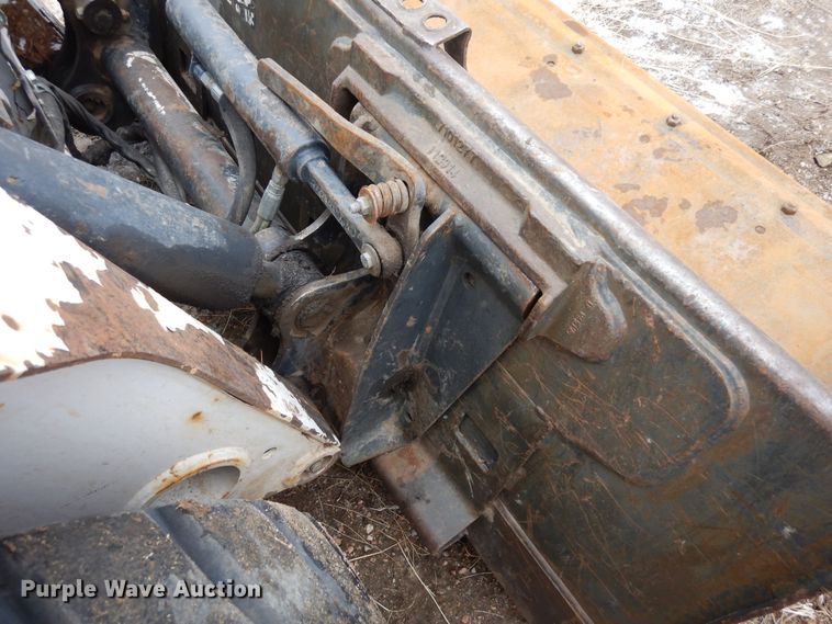 image for item DF8288 2015 Bobcat S590  skid steer loader