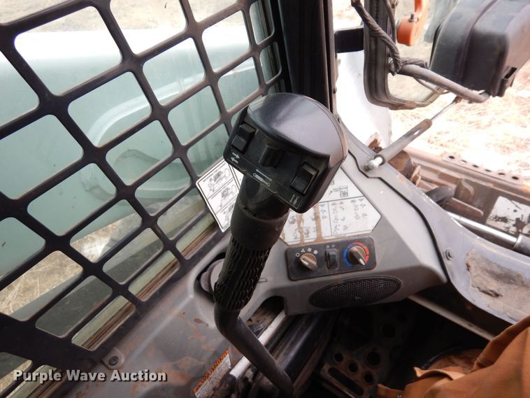 image for item DF8288 2015 Bobcat S590  skid steer loader