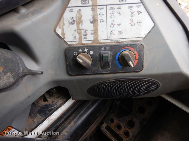 image for item DF8288 2015 Bobcat S590  skid steer loader