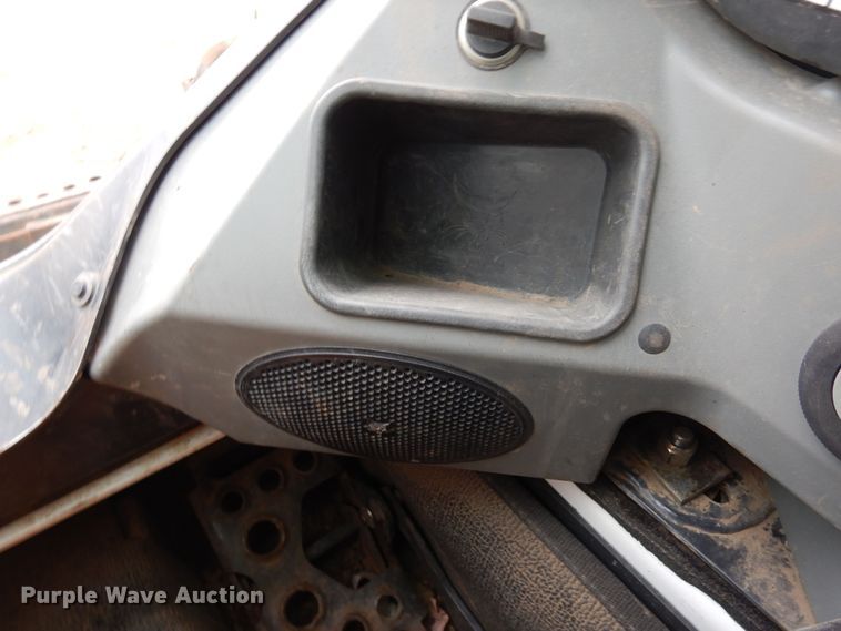 image for item DF8288 2015 Bobcat S590  skid steer loader