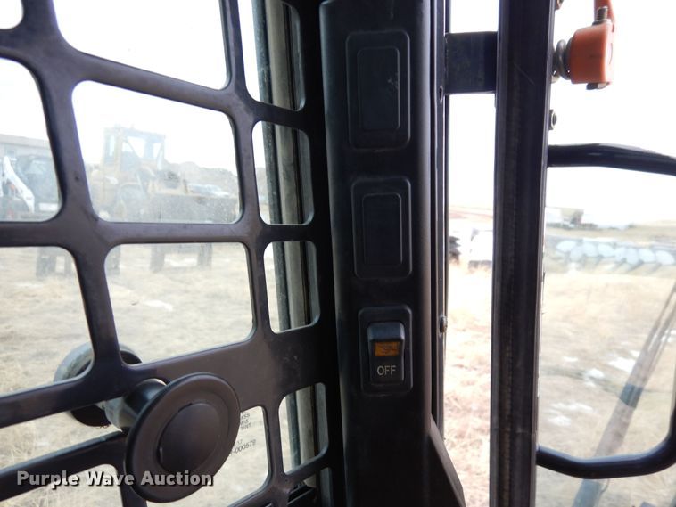 image for item DF8288 2015 Bobcat S590  skid steer loader