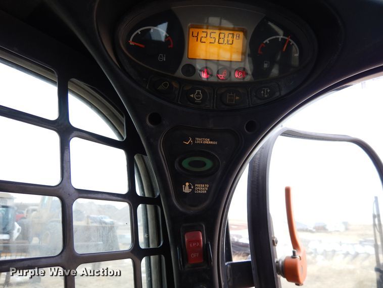 image for item DF8288 2015 Bobcat S590  skid steer loader