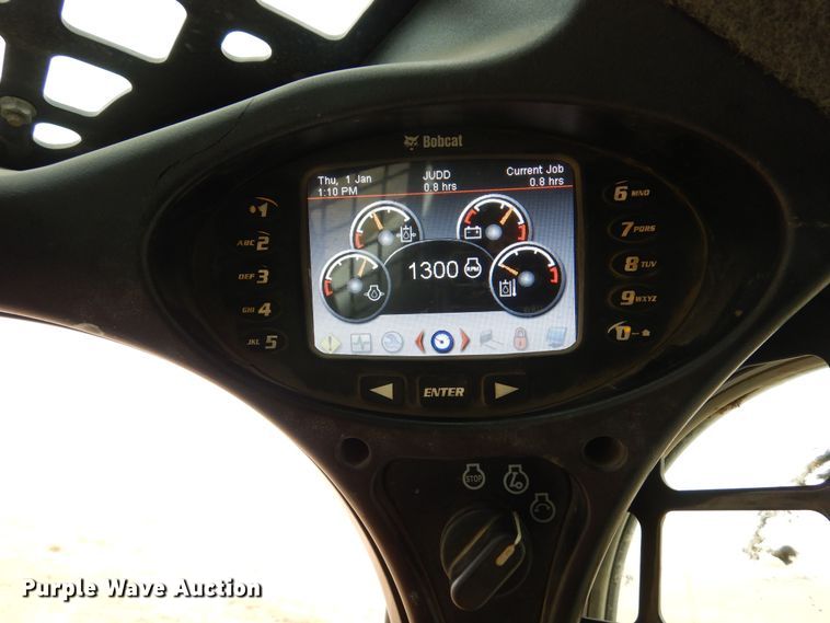 image for item DF8288 2015 Bobcat S590  skid steer loader