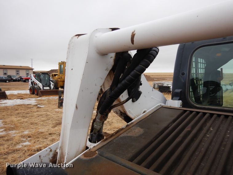 image for item DF8288 2015 Bobcat S590  skid steer loader