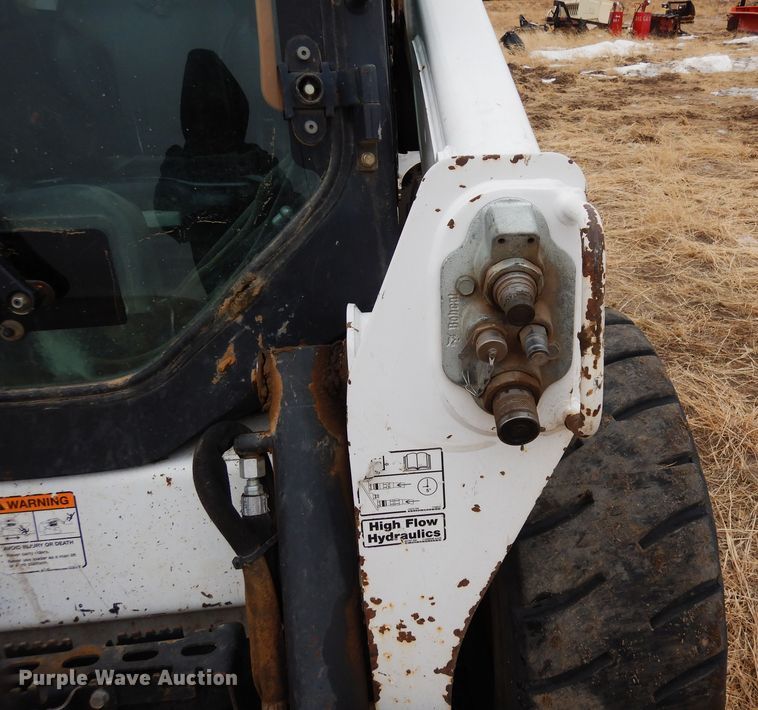 image for item DF8288 2015 Bobcat S590  skid steer loader