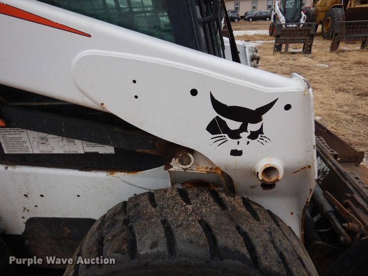 image for item DF8288 2015 Bobcat S590  skid steer loader