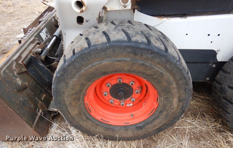 image for item DF8288 2015 Bobcat S590  skid steer loader
