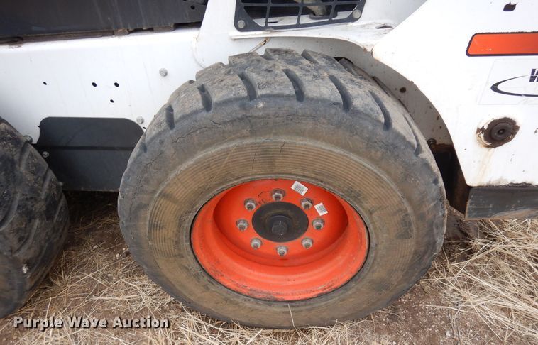 image for item DF8288 2015 Bobcat S590  skid steer loader