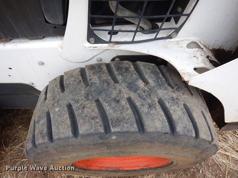 image for item DF8288 2015 Bobcat S590  skid steer loader