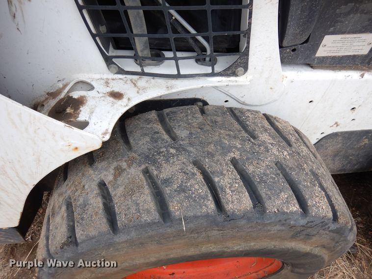 image for item DF8288 2015 Bobcat S590  skid steer loader