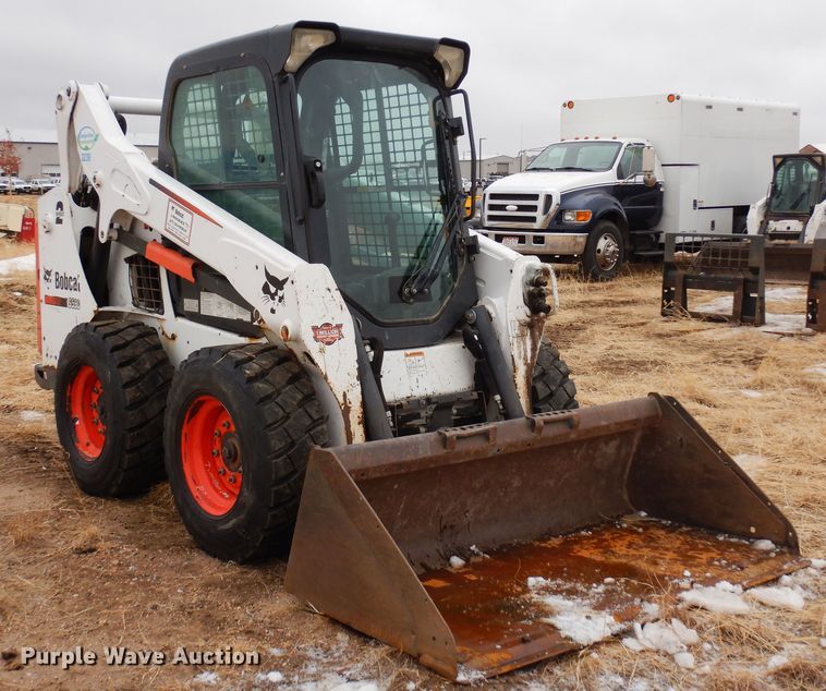 image for item DF8289 2015 Bobcat S590  skid steer loader