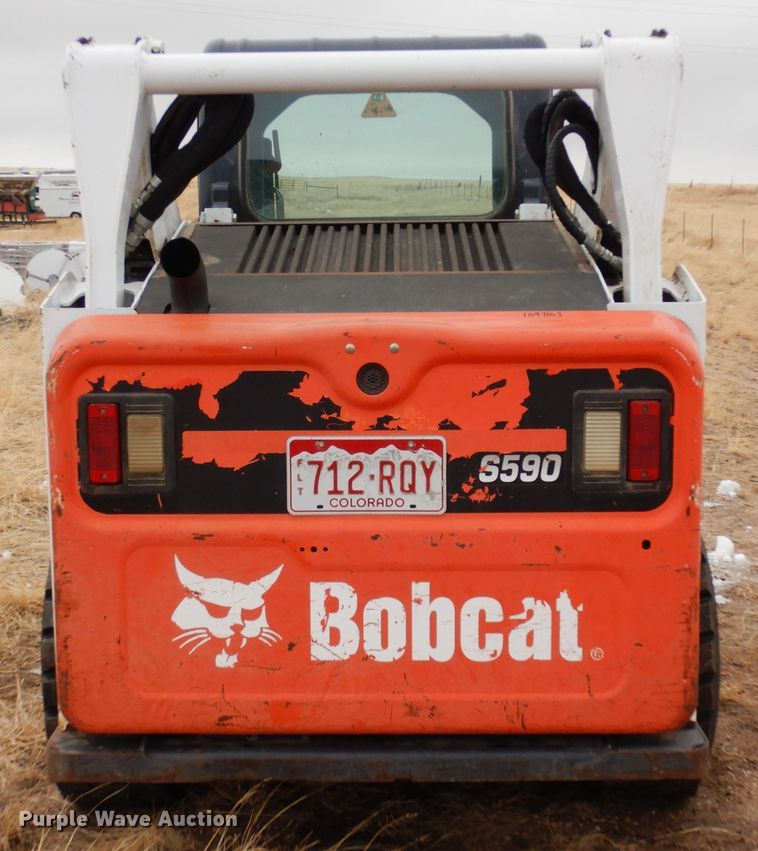 image for item DF8289 2015 Bobcat S590  skid steer loader