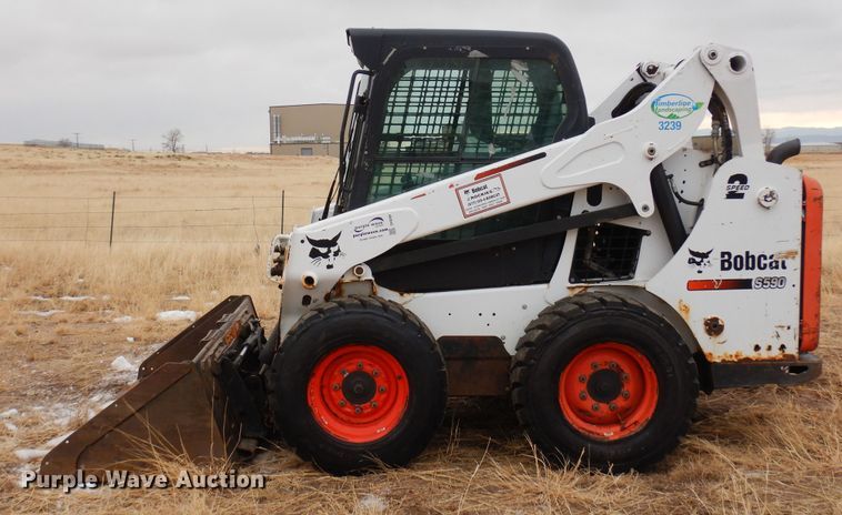 image for item DF8289 2015 Bobcat S590  skid steer loader
