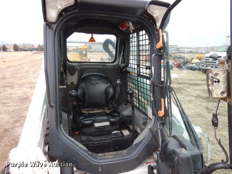 image for item DF8289 2015 Bobcat S590  skid steer loader