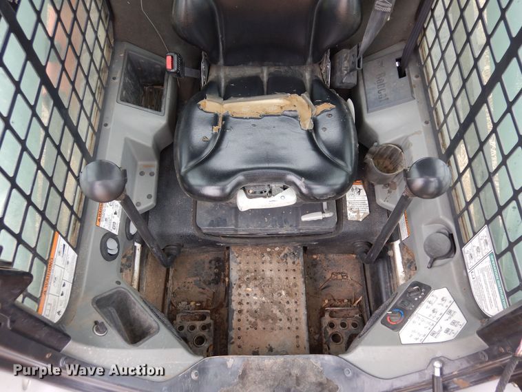 image for item DF8289 2015 Bobcat S590  skid steer loader