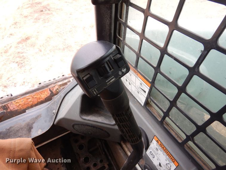 image for item DF8289 2015 Bobcat S590  skid steer loader