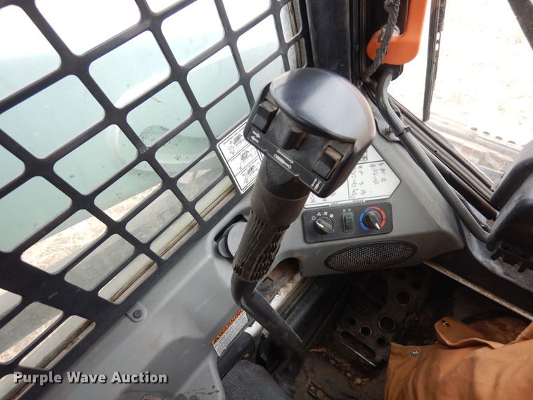 image for item DF8289 2015 Bobcat S590  skid steer loader