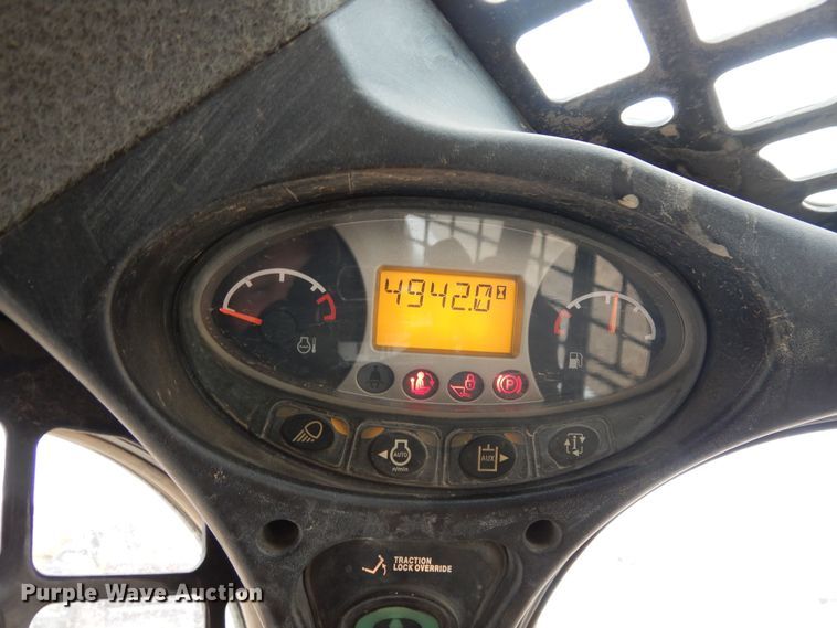 image for item DF8289 2015 Bobcat S590  skid steer loader