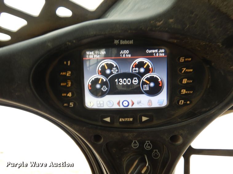 image for item DF8289 2015 Bobcat S590  skid steer loader